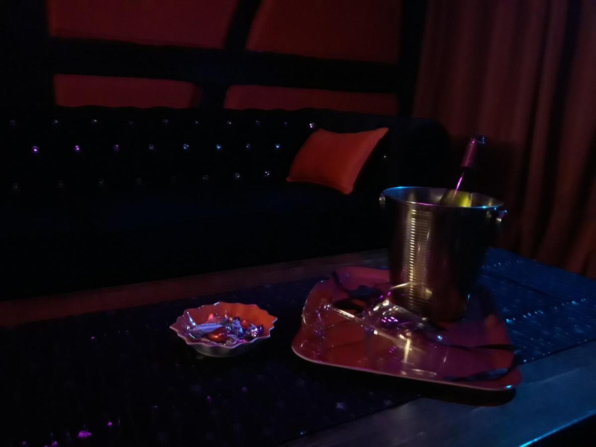 Love Room Le Rouge Et Noir 바 외부 사진