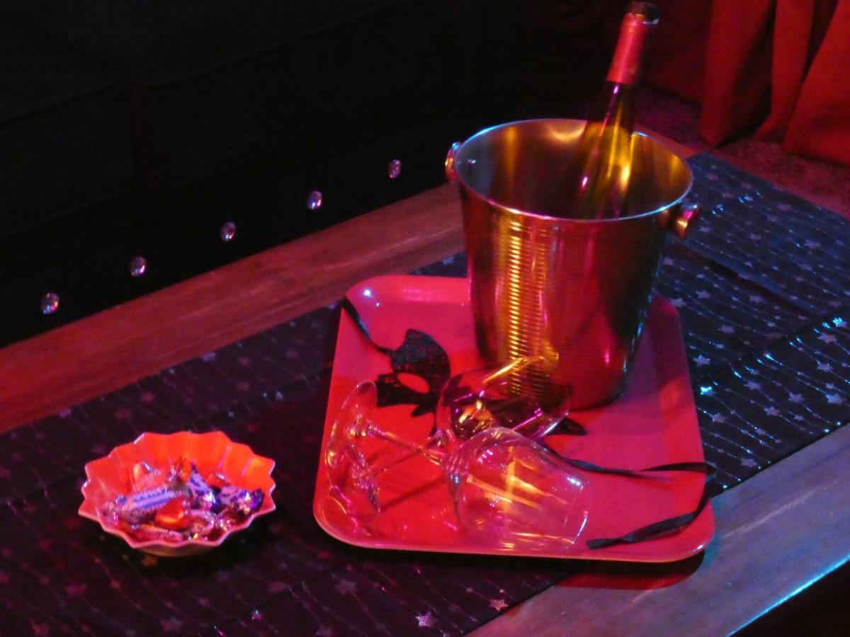 Love Room Le Rouge Et Noir 바 외부 사진