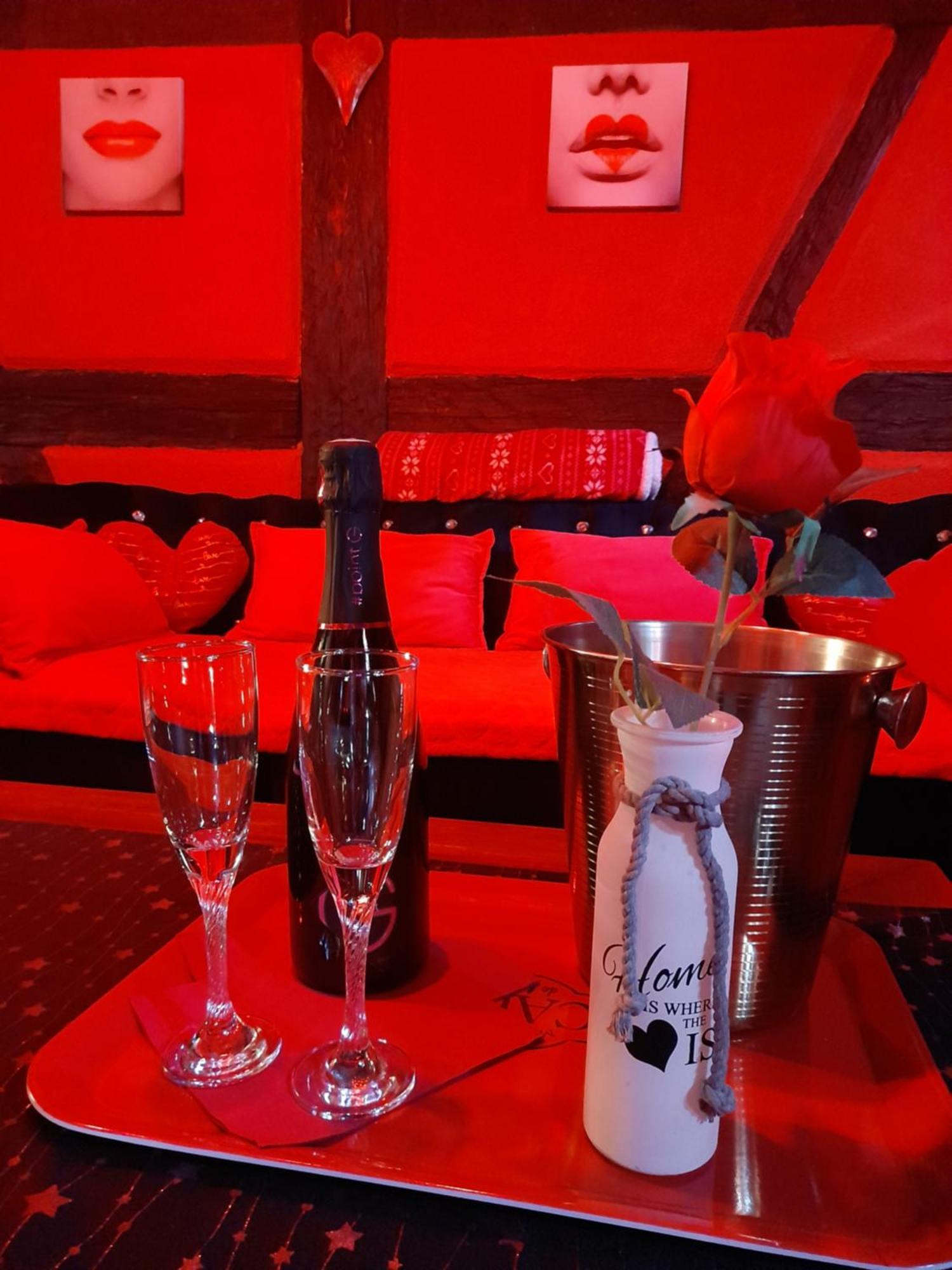 Love Room Le Rouge Et Noir 바 외부 사진
